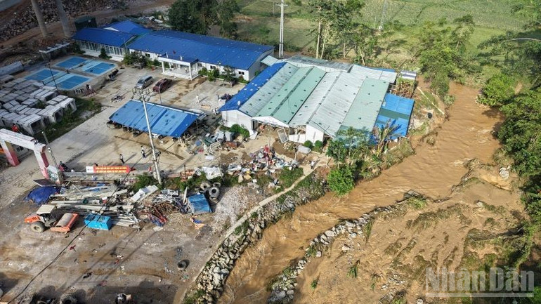 Tập đoàn Đèo Cả đang thống kê thiệt hại, ổn định khu vực làm việc, động viên tinh thần người lao động. ndo_br_gen-h-z7072953449017-0bef342c08ba08e69023ba62d9aeece2-4964.jpg