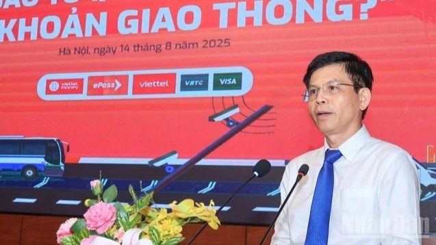 Thứ trưởng Xây dựng Lê Anh Tuấn phát biểu ý kiến tại hội thảo. ndo_br_ttrg-le-anh-tuan-7606.jpg