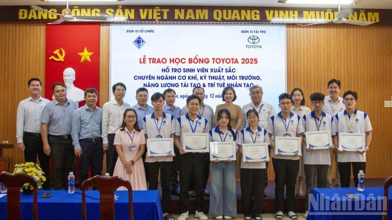 ndo_br_chuong-trinh-trao-tang-hoc-bong-toyota-danh-cho-sinh-vien-nam-2025-2-27.jpg