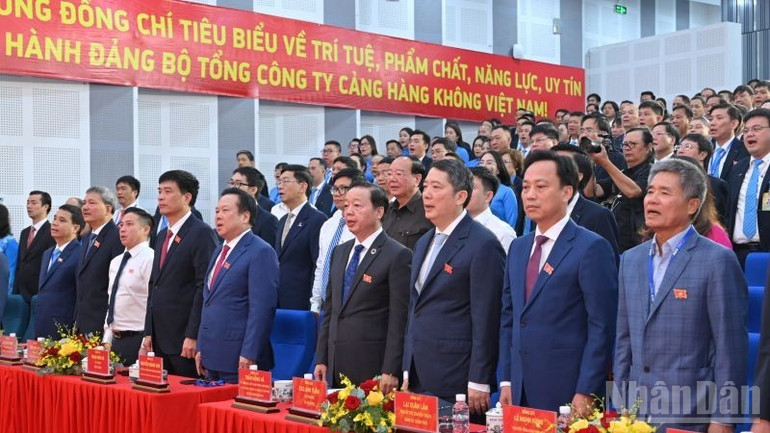 Nhiệm kỳ 2025-2030, Đảng bộ ACV phấn đấu bảo đảm tuyệt đối an toàn, nâng cao chất lượng dịch vụ vươn tầm quốc tế; tiên phong chuyển đổi số, chuyển đổi xanh. ndo_br_4-6937.jpg