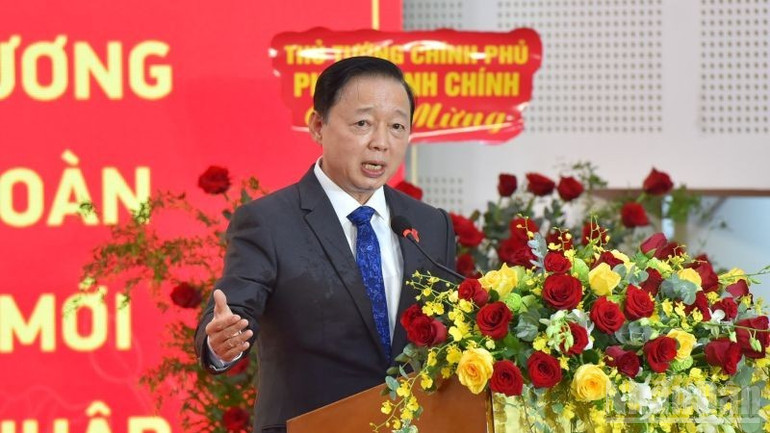 Phó Thủ tướng Trần Hồng Hà yêu cầu lãnh đạo ACV cần thay đổi cách tiếp cận về phát triển cảng hàng không, hướng tới mô hình đô thị hàng không hiện đại, đồng bộ. ndo_br_2-6437.jpg