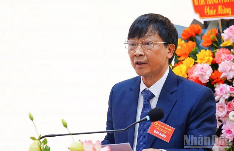 Tại Đại hội đại biểu Đảng bộ Vinaconex, đồng chí Nguyễn Hữu Tới, Chủ tịch Hội đồng quản trị Tổng Công ty được bầu giữ chức Bí thư Đảng ủy. ndo_br_o-toi.jpg
