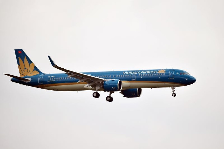 Vietnam Airlines sở hữu mạng đường bay rộng lớn với các chuyến bay thẳng giữa Hà Nội, Thành phố Hồ Chí Minh với Quảng Châu, Thượng Hải, Bắc Kinh,... anh-minh-hoa.jpg