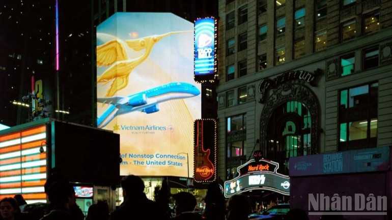ndo_br_72-vietnam-airlines-khong-chi-thuc-hien-nhiem-vu-van-chuyen-ma-con-la-su-gia-van-hoa-lan-toa-cau-chuyen-viet-nam-toi-cong-chung-toan-cau-bang-mang-bay-rong-khap-va-uy-tin-thuong-hieu-3718.jpg