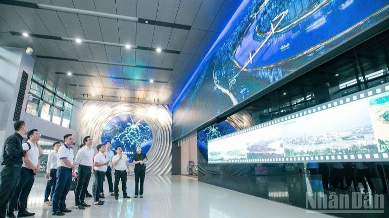 Tập đoàn Đèo Cả khảo sát thực tế về quy hoạch đô thị, kết nối giao thông và mô hình điều tiết lũ tại các nước đã triển khai thành công như Trung Quốc, Hàn Quốc. ndo_br_1-7569.jpg