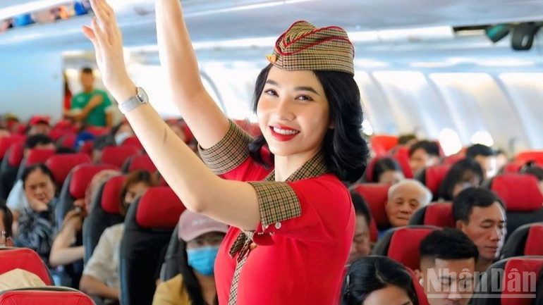 Các đường bay tại Thanh Hóa sẽ đáp ứng nhu cầu đi lại của người dân trong vùng, kết nối khu vực Bắc Trung Bộ với khu vực Tây Nguyên cũng như miền Tây rộng lớn. ndo_br_flight-crew-5160.jpg