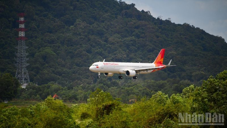 Máy bay được sản xuất và bàn giao mới 100% từ nhà máy của Airbus tại Hamburg (Đức), thuộc phiên bản mới nhất của dòng A321. ndo_br_sun-phu-quoc-airways7-2412.jpg