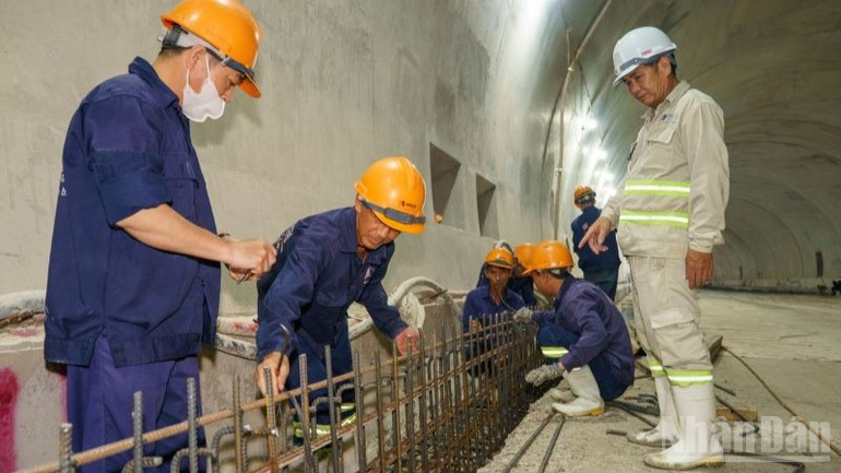Giá trị giải ngân dự án trong tháng 6 vừa qua đã vượt 50% kế hoạch. ndo_br_untitled-178-6933.jpg