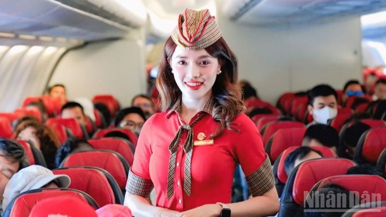 Vietjet flygvärdinna. ndo_br_vj-flight-crew-3396.jpg