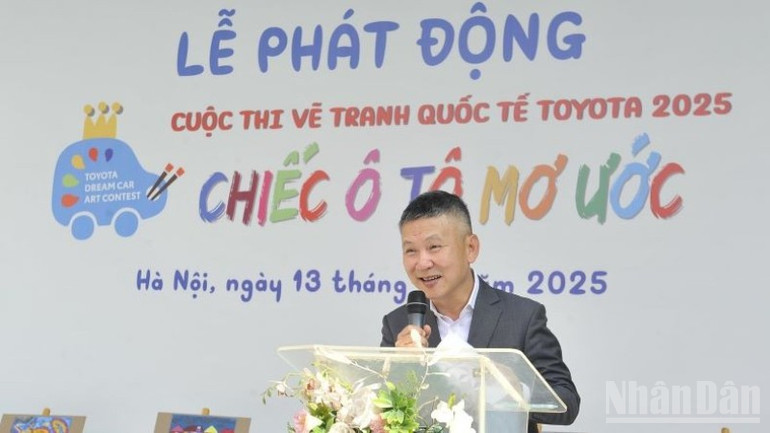 Đại diện Toyota Việt Nam phát biểu. ndo_br_dai-dien-toyota-viet-nam-phat-bieu-tai-buoi-le-6392.jpg