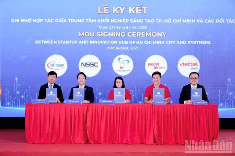 8 đội xuất sắc nhất sẽ được lựa chọn tham gia “Chuyến bay khởi nghiệp” với sự đồng hành của Vietjet. ndo_br_a1.jpg