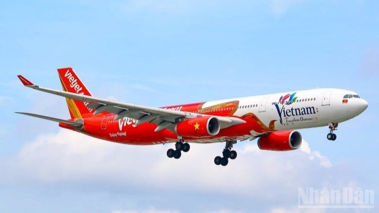 Vietjet hiện có hơn 9.000 nhân sự đến từ hơn 60 quốc gia và vùng lãnh thổ, hoạt động tại nhiều thị trường trong nước và quốc tế. ndo_br_vietjet-aircraft-8426.jpg
