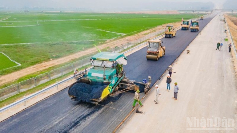 Mỗi công trình giao thông được đầu tư sẽ hình thành một hành lang kinh tế mới, cực tăng trưởng mới. ndo_br_gen-h-z6859224542199-0b231aa4f4420de603598d9a7f357699.jpg