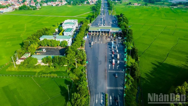 Việc áp dụng thu phí ETC có thể giúp Việt Nam vừa giảm khí thải, vừa tiết kiệm năng lượng, thu lợi cho nền kinh tế hàng tỷ USD. ndo_br_2viec-ap-dung-thu-phi-etc-co-the-giup-viet-nam-vua-giam-khi-thai-vua-tiet-kiem-nang-luong-thu-loi-cho-nen-kinh-te-hang-ty-usd-5683.jpg
