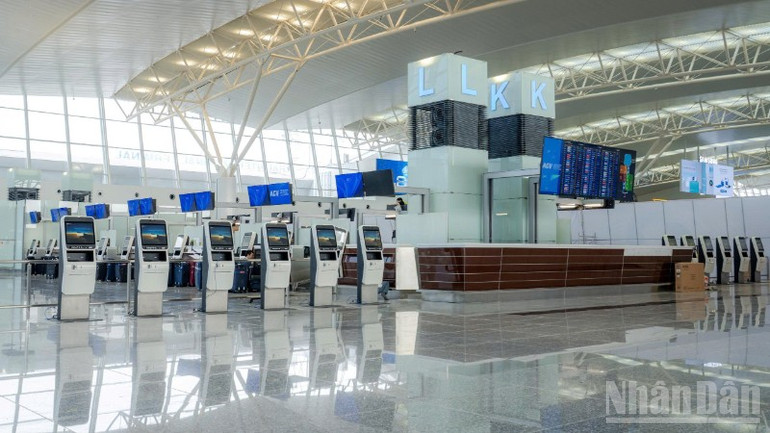 ndo_br_khu-vuc-lam-thu-tuc-check-in-tai-dau-tay-2-8404.jpg