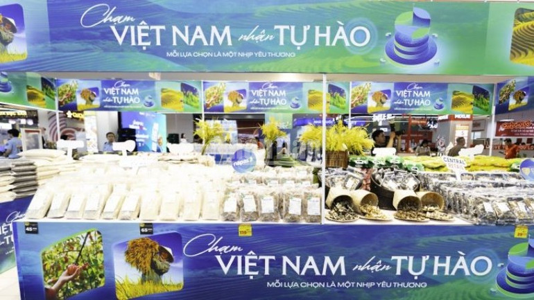 Thông qua việc triển khai VietQR Pay tại hệ thống bán lẻ, Central Retail không chỉ mang đến trải nghiệm thanh toán tiện lợi hơn, mà còn góp phần cùng Chính phủ thúc đẩy xu hướng thanh toán không tiền mặt, kích cầu tiêu dùng nội địa. ndo_c_dsc03633-6483.jpg