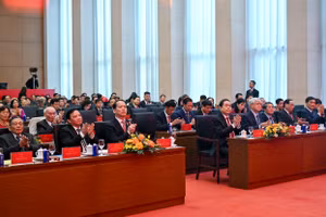 Chủ tịch Quốc hội Trần Thanh Mẫn và các đại biểu dự lễ kỷ niệm. (Ảnh: DUY LINH)