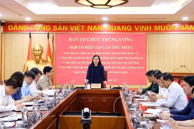 Đồng chí Bùi Thị Quỳnh Vân, Ủy viên Trung ương Đảng, Phó Trưởng ban Tổ chức Trung ương phát biểu chỉ đạo. (Ảnh: TTXVN)