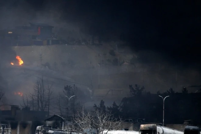 Cơ sở trữ dầu Shehran của Iran tại Tehran là mục tiêu tấn công của lực lượng phối hợp Mỹ-Israel, ngày 8/3/2026. (Nguồn: Anadolu Agency/TTXVN)