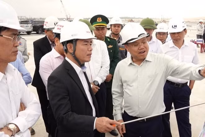 Bí thư Tỉnh ủy Quảng Trị Nguyễn Văn Phương đánh giá cao quyết tâm của chủ đầu tư trong việc sớm đưa Dự án khu bến cảng Mỹ Thủy vào khai thác.