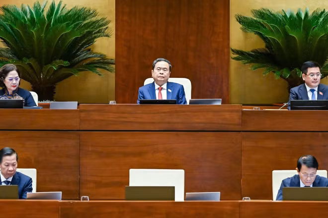 Chủ tịch Quốc hội Trần Thanh Mẫn, các Phó Chủ tịch Quốc hội chủ trì và điều hành phiên họp ngày 7/8. (Ảnh: DUY LINH)