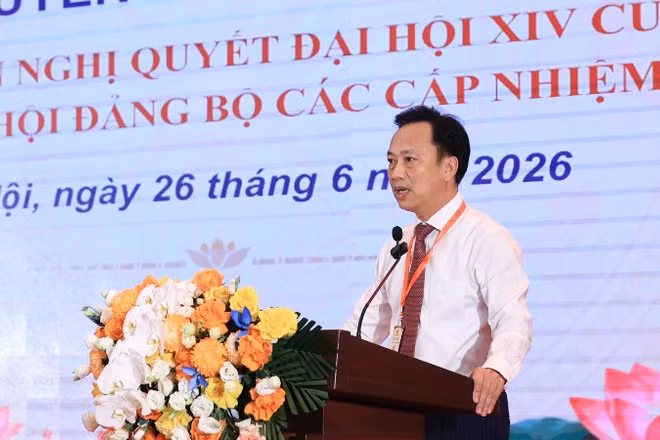 Đồng chí Lại Xuân Lâm, Phó Bí thư Đảng ủy Chính phủ, Trưởng Ban tổ chức hội thi phát biểu khai mạc. (Ảnh: THẾ ĐẠI)