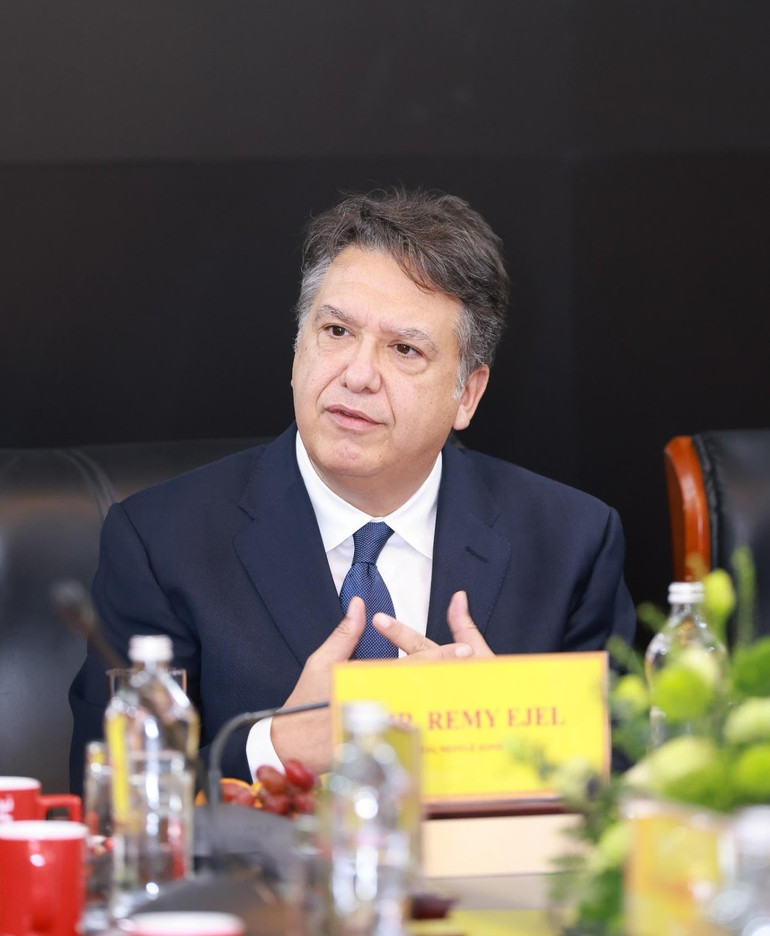 Ông Remy Ejel, Tổng Giám đốc Nestlé Zone AOA chia sẻ tại buổi làm việc với Bộ Nông nghiệp và Môi trường.