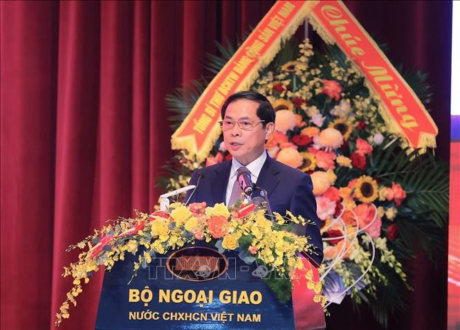 Phó Thủ tướng, Bộ trưởng Ngoại giao Bùi Thanh Sơn phát biểu. Phó Thủ tướng, Bộ trưởng Ngoại giao Bùi Thanh Sơn phát biểu.