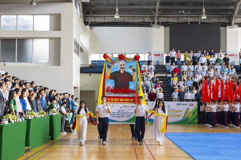 Lễ diễu hành thuộc Lễ khai mạc Hội thi Thể dục thể thao học sinh Thành phố Hồ Chí Minh.