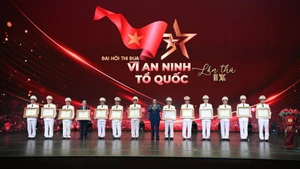 Thủ tướng Phạm Minh Chính trao danh hiệu Anh hùng lực lượng vũ trang nhân dân do Chủ tịch nước phong tặng cho các đơn vị, trong đó có Phòng Cảnh sát hình sự, Công an tỉnh Lai Châu.