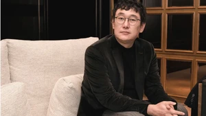 Đạo diễn Jang Joon-hwan, Trưởng Ban giám khảo Phim châu Á dự thi tại Liên hoan phim châu Á Đà Nẵng 2025. (Ảnh: Ban tổ chức)