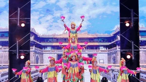 Giới thiệu văn hóa truyền thống Huế tại Lễ hội Du lịch-Văn hóa Việt Nam tại Hàn Quốc năm 2022. (Ảnh: Bộ Văn hóa, Thể thao và Du lịch cung cấp)