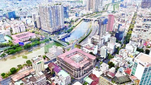 Một góc Thành phố Hồ Chí Minh. (Ảnh MẠNH HẢO)