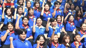 [Video] Hơn 23.000 sinh viên tình nguyện “Tiếp sức mùa thi” năm 2025