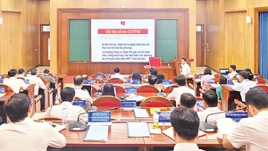 Giờ học của học viên Lớp bồi dưỡng, cập nhật kiến thức, kỹ năng đối với cán bộ quy hoạch Ủy viên Ban Chấp hành Trung ương Đảng khóa XIV. (Ảnh: DUY LINH)