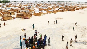 Một khu lều trại cho người phải di dời do xung đột và đói nghèo ở Nigeria. Ảnh: CNN