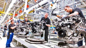Một nhà máy sản xuất của Mercedes-Benz tại Đức. Ảnh: WORD PRESS