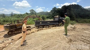 Công an Lâm Đồng triệt phá điểm khai thác cát sỏi trái phép quy mô lớn.