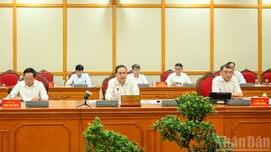 Chủ tịch Quốc hội Trần Thanh Mẫn chủ trì buổi làm việc.