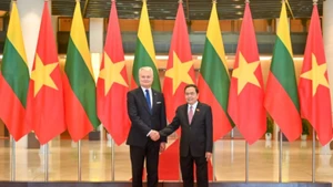 Chủ tịch Quốc hội Trần Thanh Mẫn và Tổng thống Cộng hòa Litva Gitanas Nauseda. (Ảnh: DUY LINH)