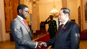 Chủ tịch Quốc hội Trần Thanh Mẫn hội kiến Tổng thống Senegal Bassirou Diomaye Faye. (Ảnh: Doãn Tấn/TTXVN) 