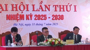 Đoàn Chủ tịch tại Đại hội. (Ảnh: Nguyễn Trọng Lịch/ TTXVN)