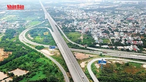 [Video] Đề xuất đầu tư mở rộng đường bộ cao tốc bắc-nam theo phương thức PPP