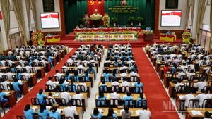 Quang cảnh đại hội Đảng bộ phường Long Xuyên.
