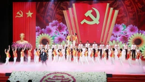 "Lễ công bố Nghị quyết của Quốc hội về sáp nhập tỉnh, thành phố cùng các quyết định của Trung ương Đảng thành lập đảng bộ tỉnh và nhân sự lãnh đạo địa phương" tại Hà Nội.