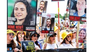 Tuần hành yêu cầu Chính phủ Israel giải cứu con tin. Ảnh: GETTYIMAGES
