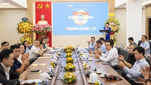 Ghi dấu đổi mới bằng ảnh báo chí