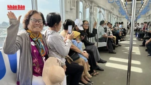 [Video] Mỗi ngày 65.000 người chọn tàu điện: Metro đang thay đổi thói quen đi lại