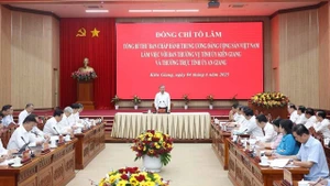 Tổng Bí thư Tô Lâm phát biểu chỉ đạo tại cuộc làm việc với Ban Thường vụ Tỉnh ủy Kiên Giang và Thường trực Tỉnh ủy An Giang. (Ảnh: Thống Nhất/TTXVN)