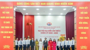 Ban chấp hành Đảng bộ Trường đại học Giao thông vận tải Thành phố Hồ Chí Minh nhiệm kỳ 2025-2030 ra mắt đại hội.